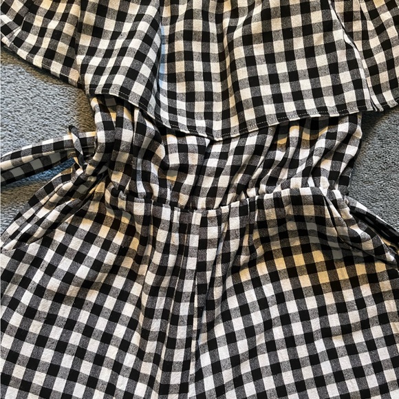 Black and White Romper - Picture 4 of 5